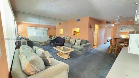 9121 Sunrise Lakes Blvd, Sunrise, FL 33322