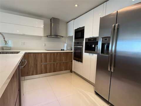 2780 NE 183rd St, Aventura, FL 33160