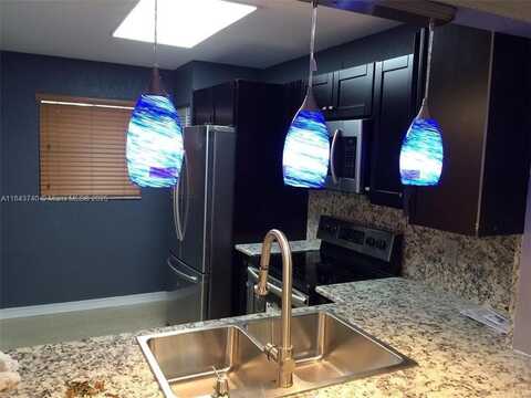 901 NE 209th Ter, Miami, FL 33179