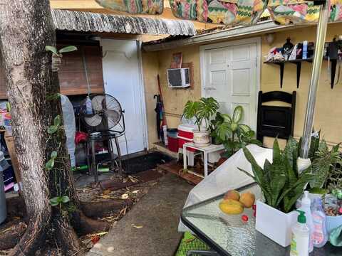 235 NW 127th St, North Miami, FL 33168