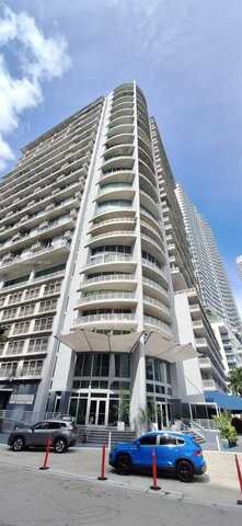 690 SW 1st Ct, Miami, FL 33130