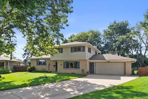 1504 Roosevelt Ave, Racine, WI 53406