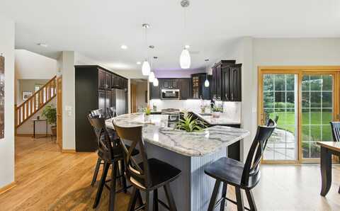 628 Sedge Meadow Ct, Oconomowoc, WI 53066