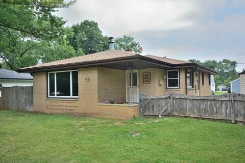1636 S Calhoun Rd, New Berlin, WI 53151