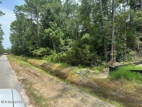 Art St Street, Waveland, MS 39576