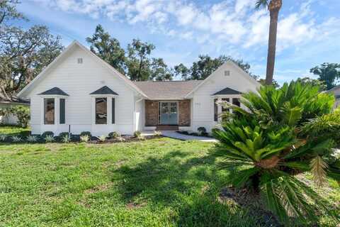 777 COACH LIGHT DRIVE, FERN PARK, FL 32730
