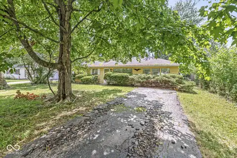 34 Crestwood Drive, Whiteland, IN 46184