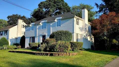 83 Longfellow Dr, Longmeadow, MA 01106