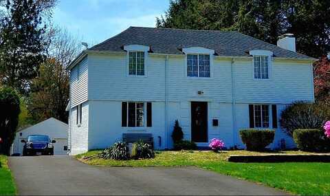 83 Longfellow Dr, Longmeadow, MA 01106