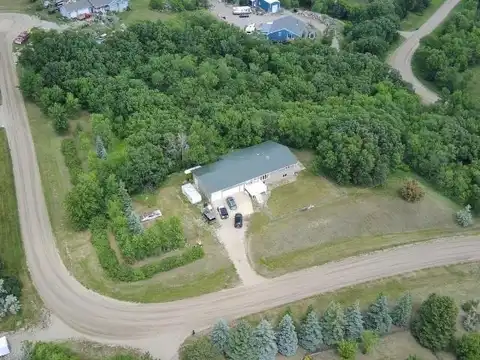 4911 SE 61st Ave, Minot, ND 58701