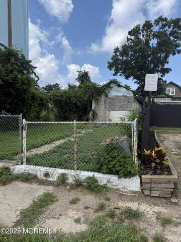 181 Center Avenue, Keansburg, NJ 07734