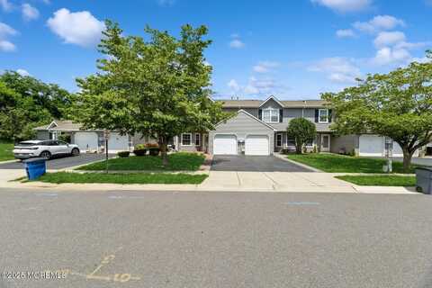 7 Sloop Sq, Freehold, NJ 07728