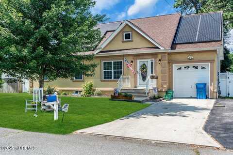 825 10th Avenue, Toms River, NJ 08757