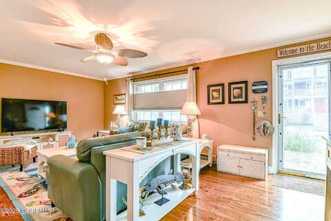 101 New Jersey Avenue, Point Pleasant Beach, NJ 08742