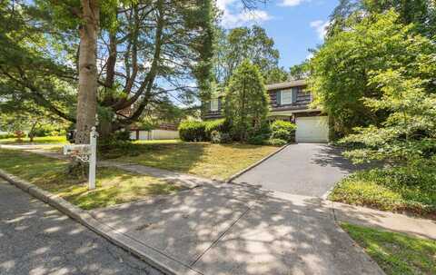 4 Eileen Court, Commack, NY 11725