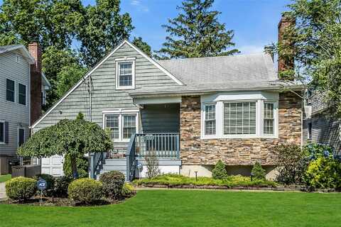 533 Forest Avenue, Massapequa, NY 11758