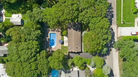 33 Landing Lane, East Quogue, NY 11942