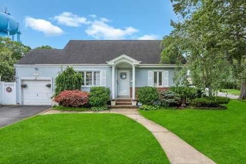 100 Brendan Avenue, Massapequa Park, NY 11762