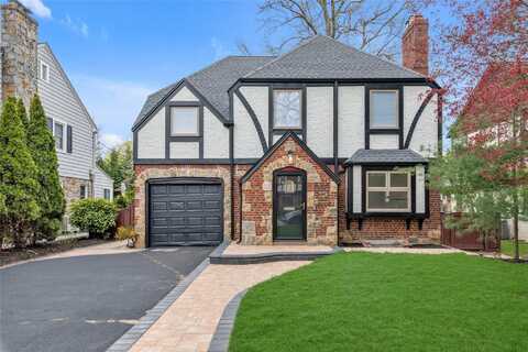 14 Dover Court, Rockville Centre, NY 11570
