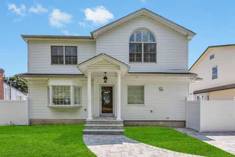 32 Cornell Avenue, Hicksville, NY 11801