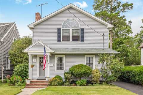19 Rose Street, Islip, NY 11751