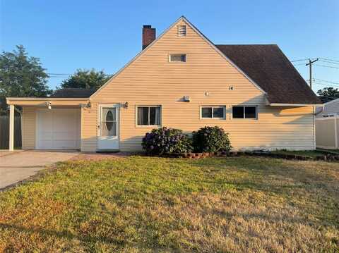 91 Scooter Lane, Hicksville, NY 11801