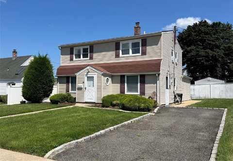 30 Castle Lane, Levittown, NY 11756