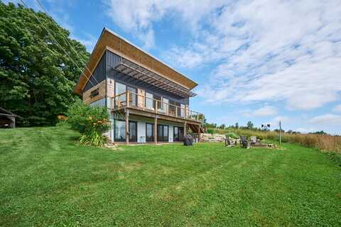293 Old County Road, Knox, ME 04986