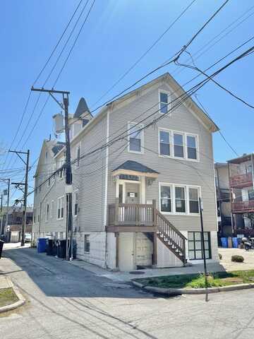 2947 W Cortland Street, Chicago, IL 60647