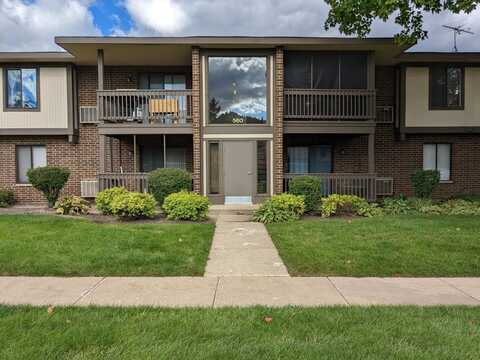 560 Somerset Lane, Crystal Lake, IL 60014