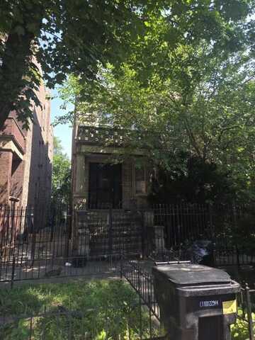 3944 W Gladys Avenue, Chicago, IL 60624