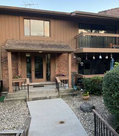 8090 Garfield Avenue, Burr Ridge, IL 60527