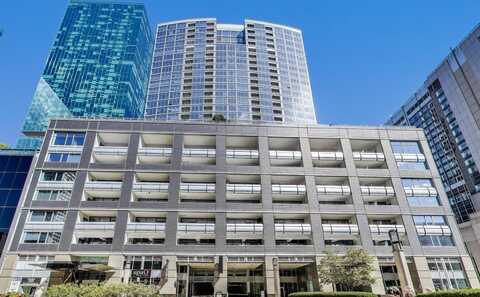 240 E Illinois Street, Chicago, IL 60611