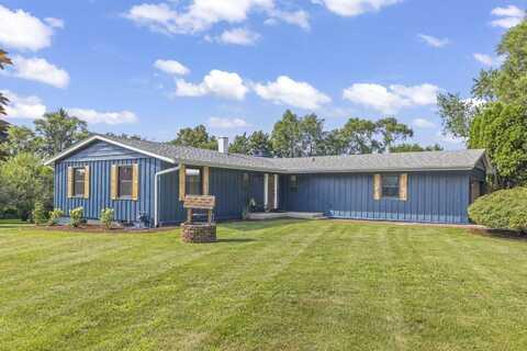 23w570 PINE Drive, Carol Stream, IL 60188