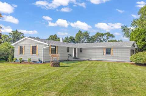 23w570 PINE Drive, Carol Stream, IL 60188