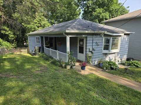 38425 N 3rd Avenue, Spring Grove, IL 60081