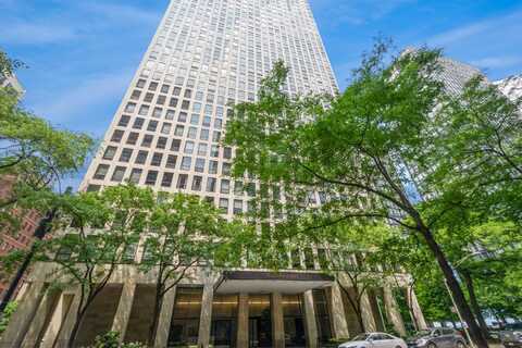 260 E Chestnut Street, Chicago, IL 60611
