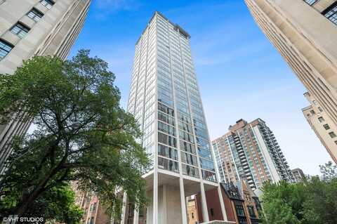 1300 N Astor Street, Chicago, IL 60610