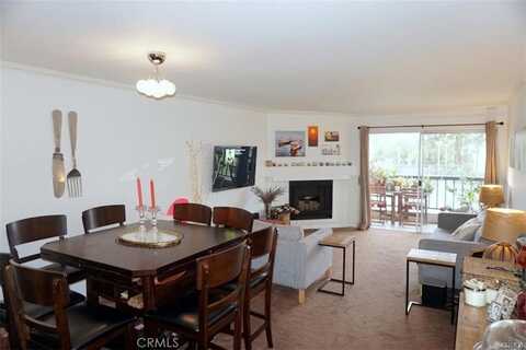 5520 Owensmouth Avenue, Woodland Hills, CA 91367