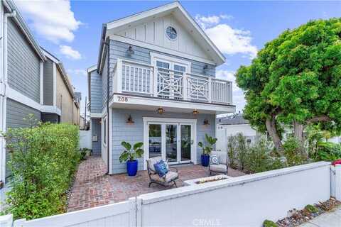 208 Indianapolis Avenue, Huntington Beach, CA 92648