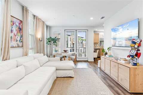 2880 N Glassell Street, Orange, CA 92865