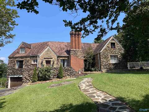 2710 Hilltop Circle, Gadsden, AL 35904