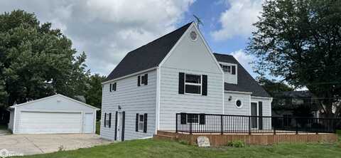 409 12th Avenue NW, Hampton, IA 50441
