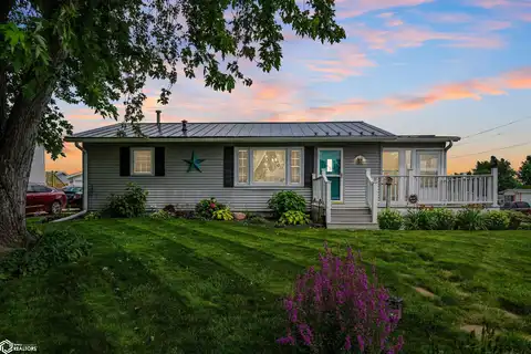 1201 Rolling Meadows Road, Marshalltown, IA 50158