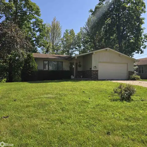 208 Rosenberger Avenue, Oskaloosa, IA 52577