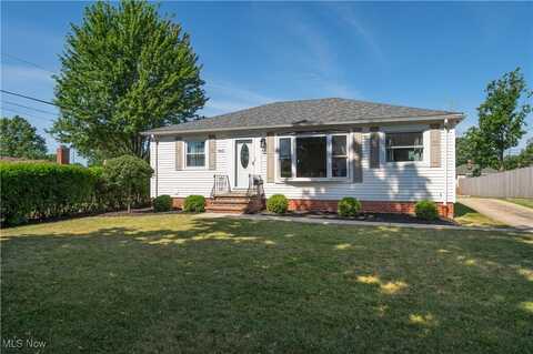 7600 Malibu Drive, Parma, OH 44130