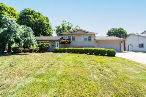 4031 Shelbourne Drive, Youngstown, OH 44511