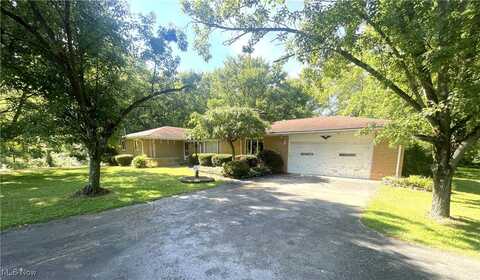 6965 Amy Boyle Road NE, Brookfield, OH 44403