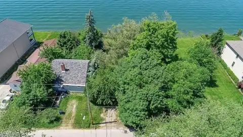 38435 N Beachview Road, Willoughby, OH 44094