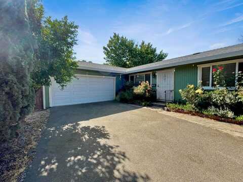 830 Pecan Court, West Sacramento, CA 95691